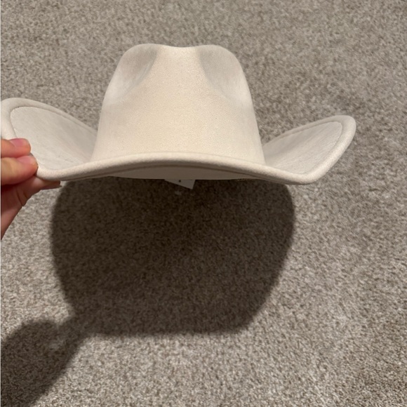 Classic Cream Western Hat - Picture 3 of 5